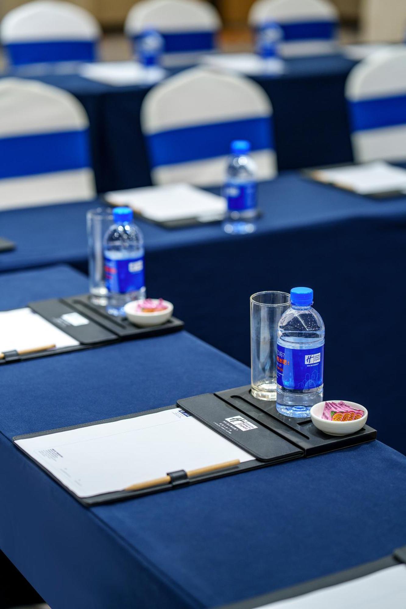 Holiday Inn Express Chengdu Tianfu Square By Ihg - Chunxi Road And Kuanzhai Alley Exteriör bild