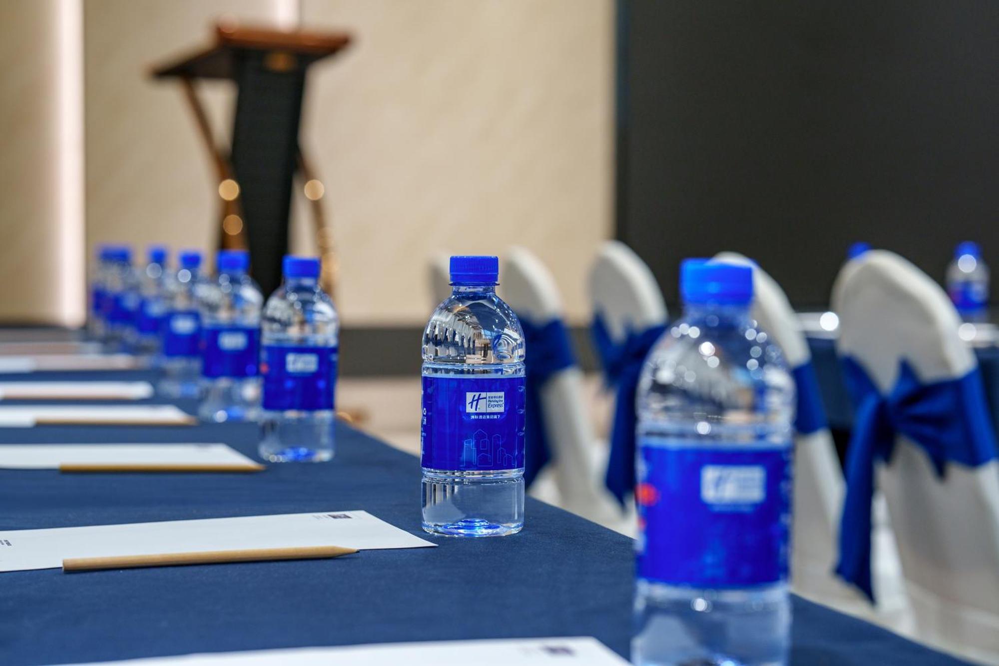 Holiday Inn Express Chengdu Tianfu Square By Ihg - Chunxi Road And Kuanzhai Alley Exteriör bild