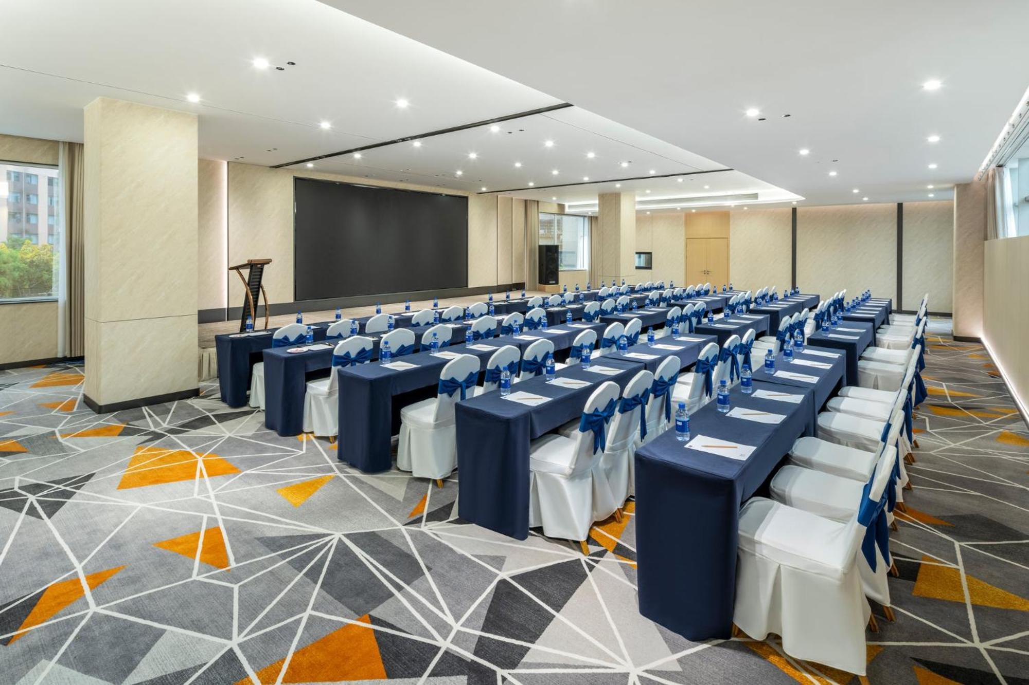 Holiday Inn Express Chengdu Tianfu Square By Ihg - Chunxi Road And Kuanzhai Alley Exteriör bild