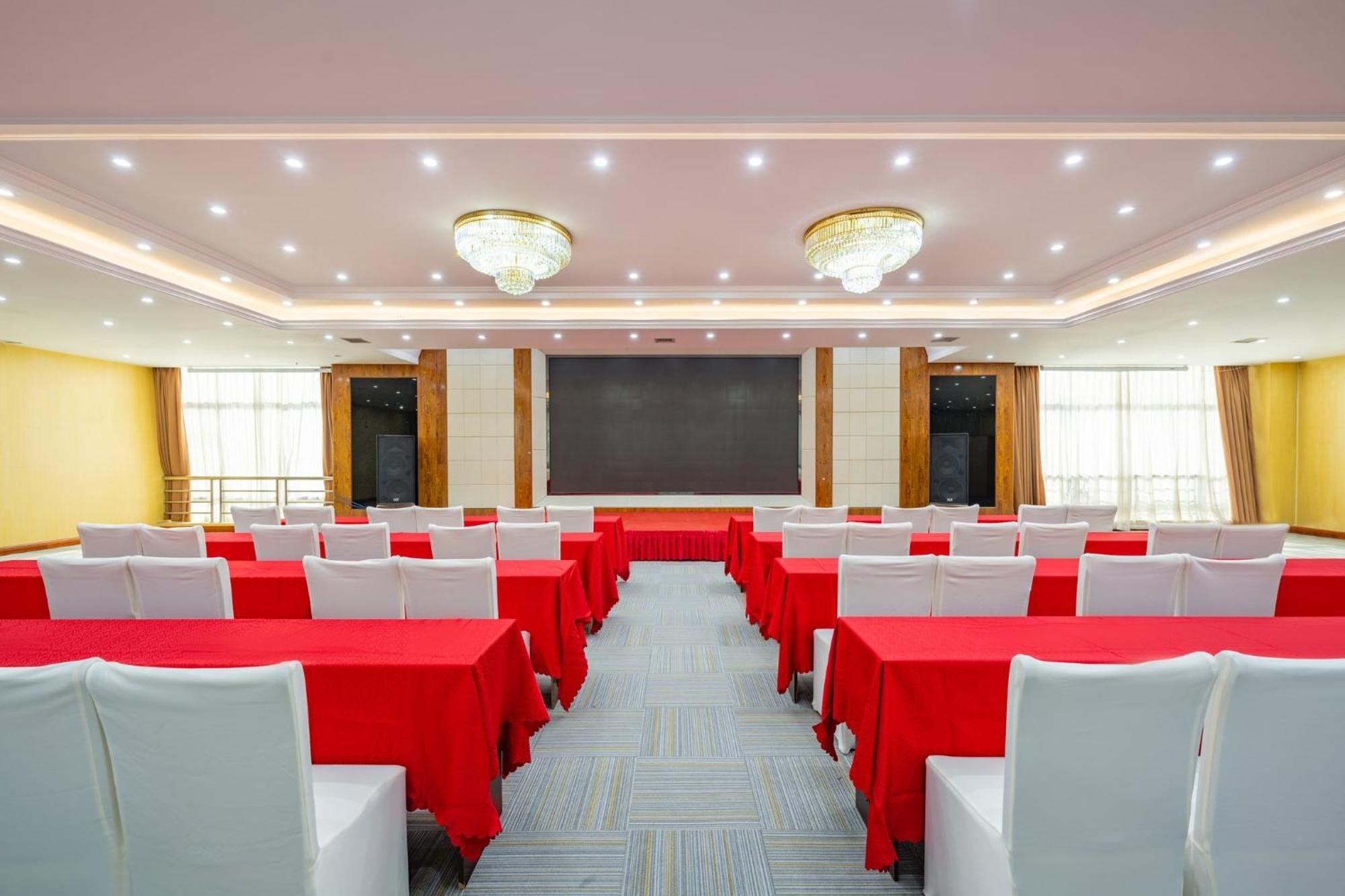 Holiday Inn Express Chengdu Tianfu Square By Ihg - Chunxi Road And Kuanzhai Alley Exteriör bild